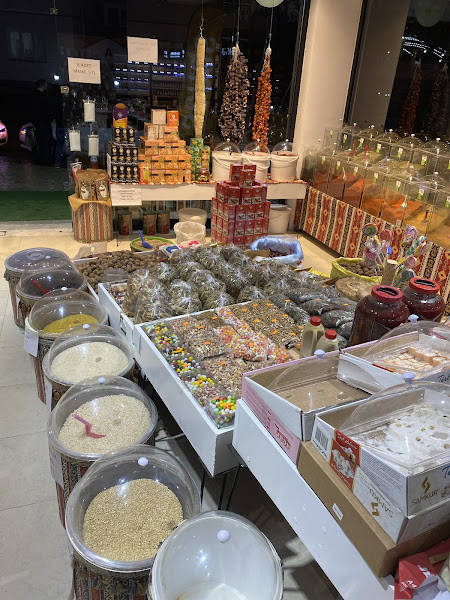 Asude aktar ve baharat şahincili şube