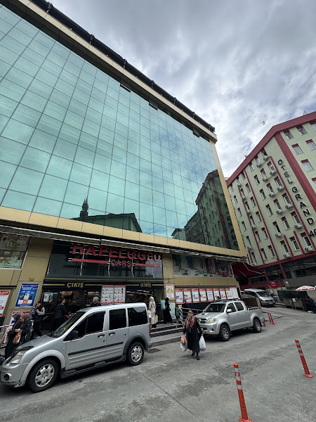 Hapeloğlu Alışveriş Merkezi