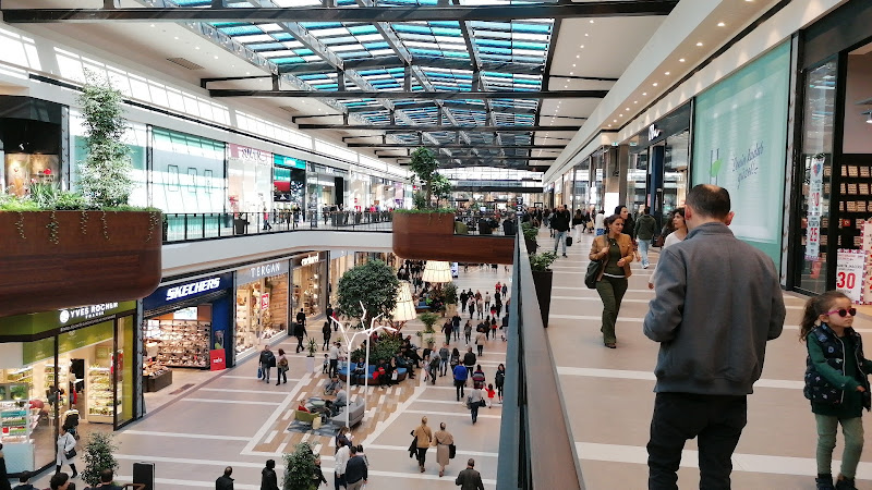 Hilltown Karşıyaka Alışveriş Merkezi