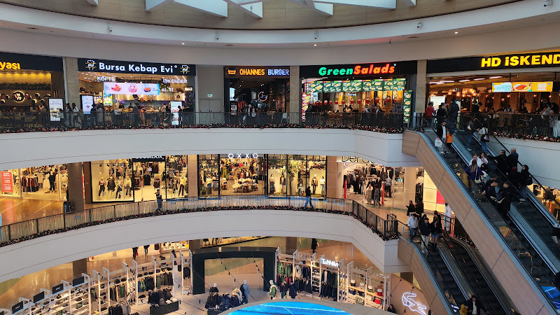İzmir Optimum Premium Outlet Alışveriş Merkezi