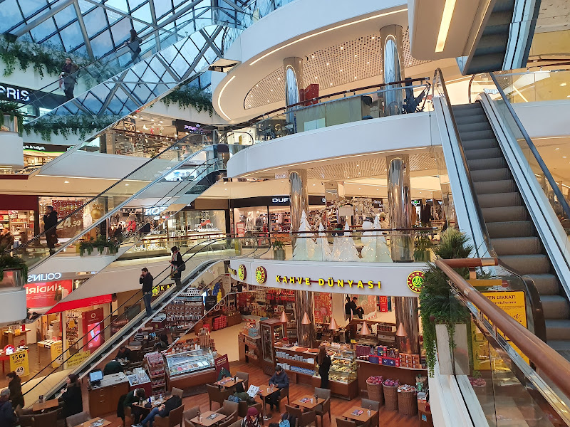 Zafer Plaza Alışveriş Merkezi