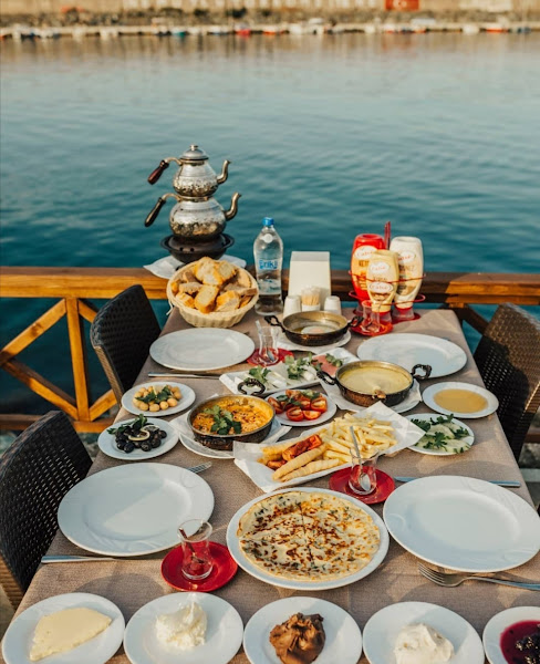 100. Yıl Deport Cafe & Restaurant