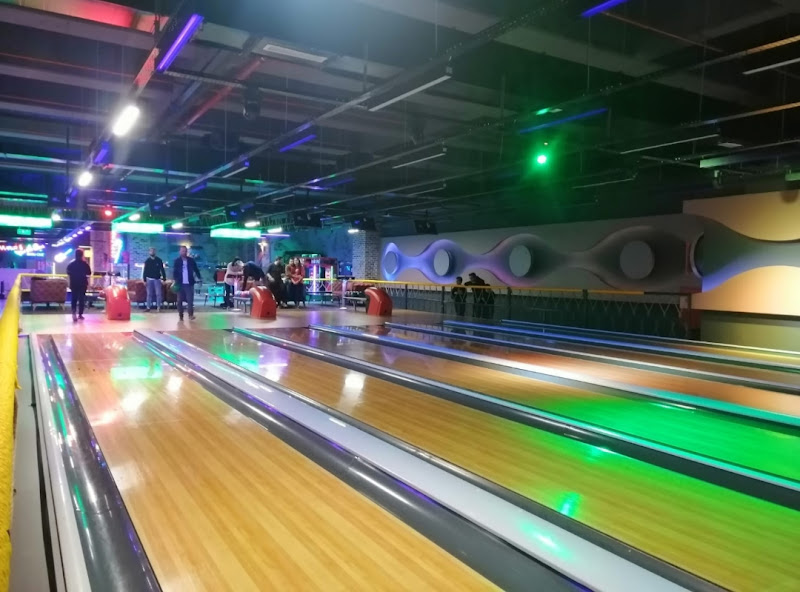 Altınnal Cosmic Bowling