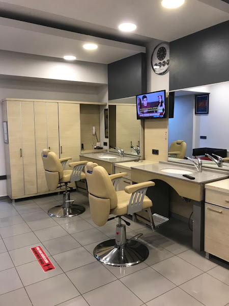 Anitta Hotel Men Hair Salon