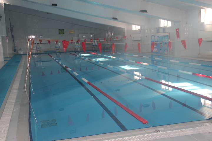 Ardahan Spor Toto Yarı Olimpik Yüzme Havuzu