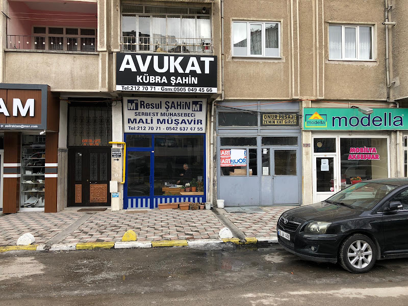 AVUKAT KÜBRA ŞAHİN