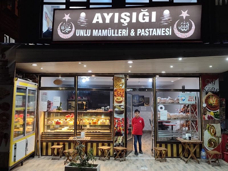 AYIŞIĞI UNLU MAMÜLLERİ VE ÖMER USTA ÇİĞKÖFTE