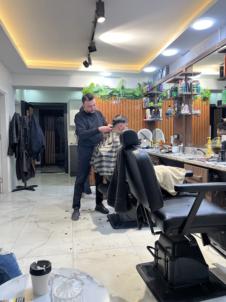 Barber Hamit UYANIK