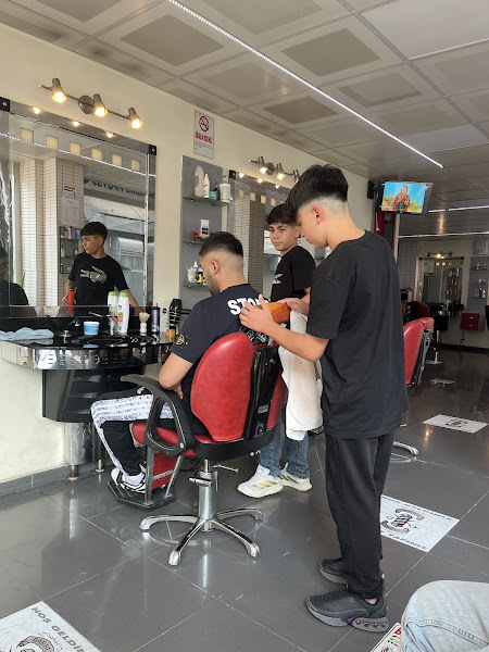 BARBER SHOP - Hilmi Ceylan Erkek Kuaförü