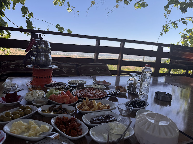 Bingöl Doğa Alabalık Tesisleri Ve Kır Kahvaltı Bahçesi