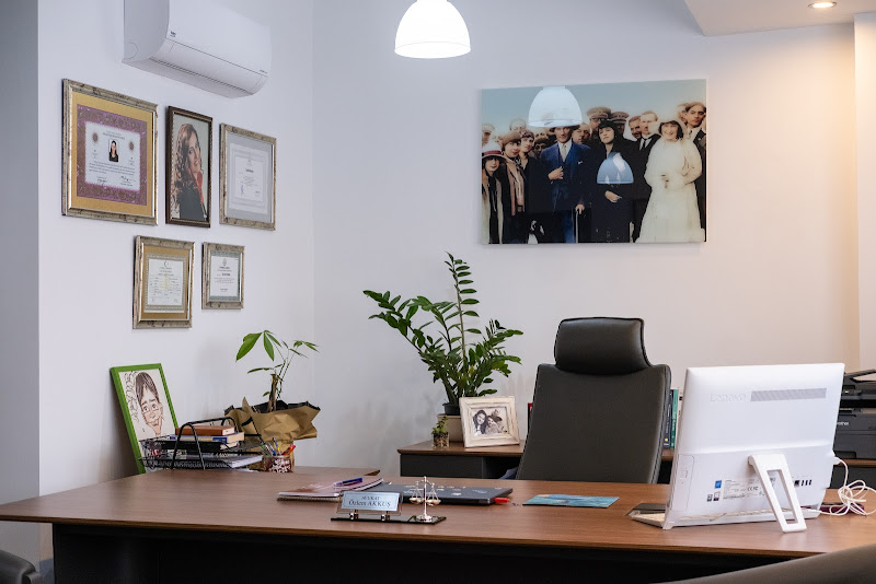 Çanakkale Avukat Özlem AKKUŞ-Çanakkale Avukat,Boşanma Avukatı,Ceza Avukatı,Miras Avukatı,Tapu Avukatı,Kira Avukatı,
