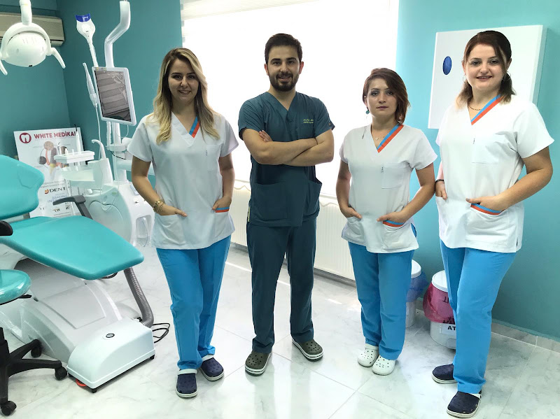 Di̇ş Heki̇mi̇ Aydin Şi̇ri̇nler