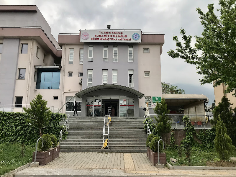 Diş Hekimi Damla Yükselen | Bursa | Nilüfer | İhsaniye | İmplant - Kanal Tedavisi