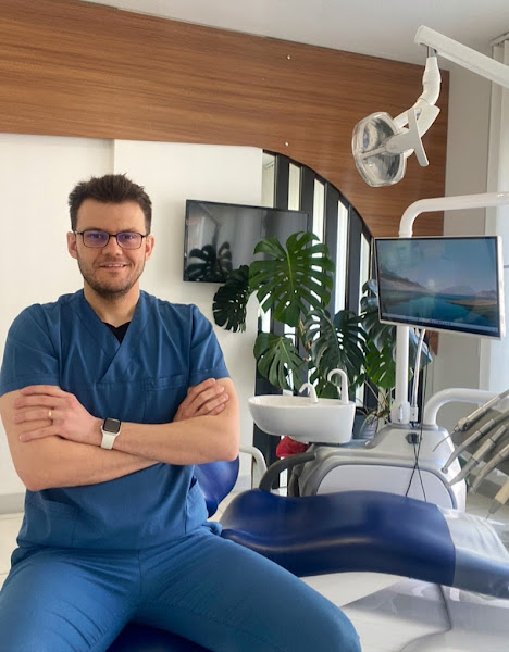 Diş Hekimi Hasan Akdoğan - Antalya Diş Hekimi - Antalya Dentist