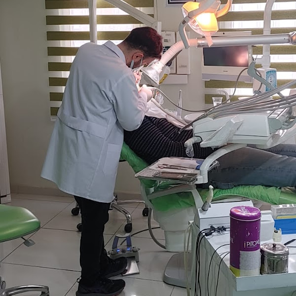 Diyarbakır Diş Hekimi Doç. Dr. Mehmet Dallı