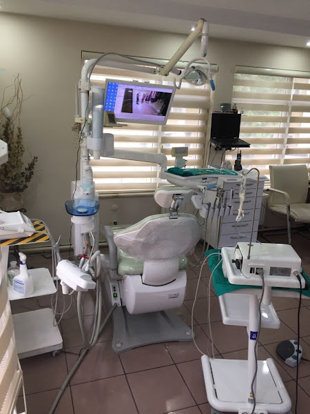 Dt. Ömer Ünlüer Dental Klinik