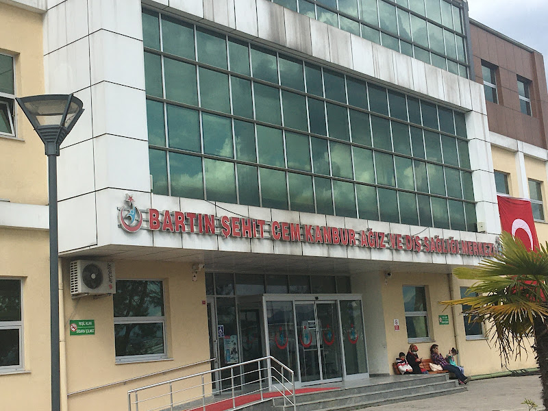 Dt. Şule Gioventikli, Diş Hekimi
