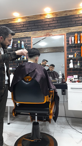EfiLe BaRbeR CLuP