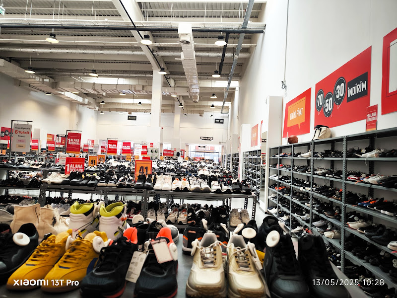 Eskişehir Flo Outlet Mağazası