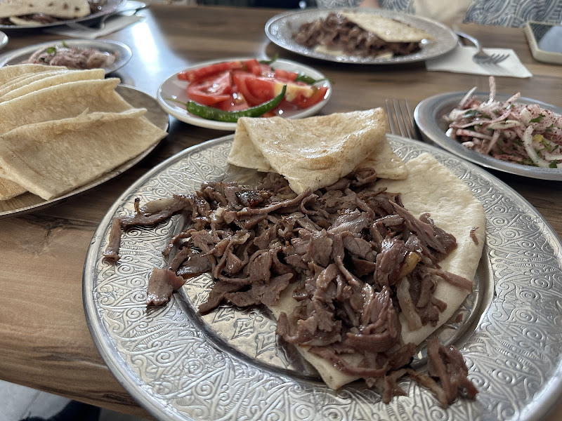 Faik Usta Yaprak Döner