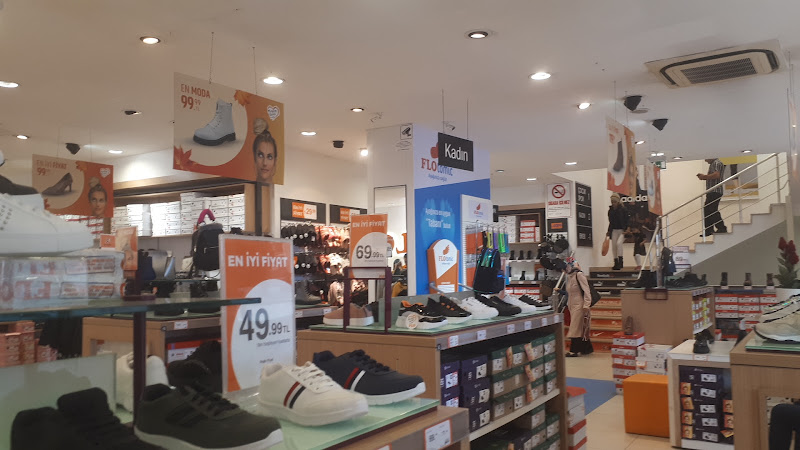 FLO Rize Cadde Mağazası