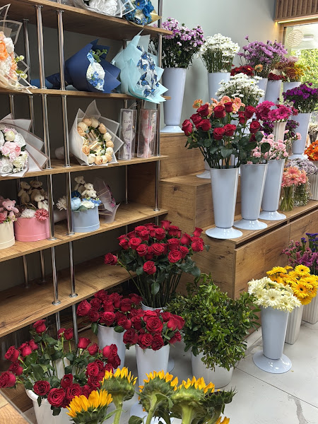 FLOWER & CO