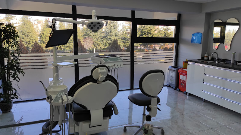 GAMZE DEMİRCİ DİŞ KLİNİĞİ