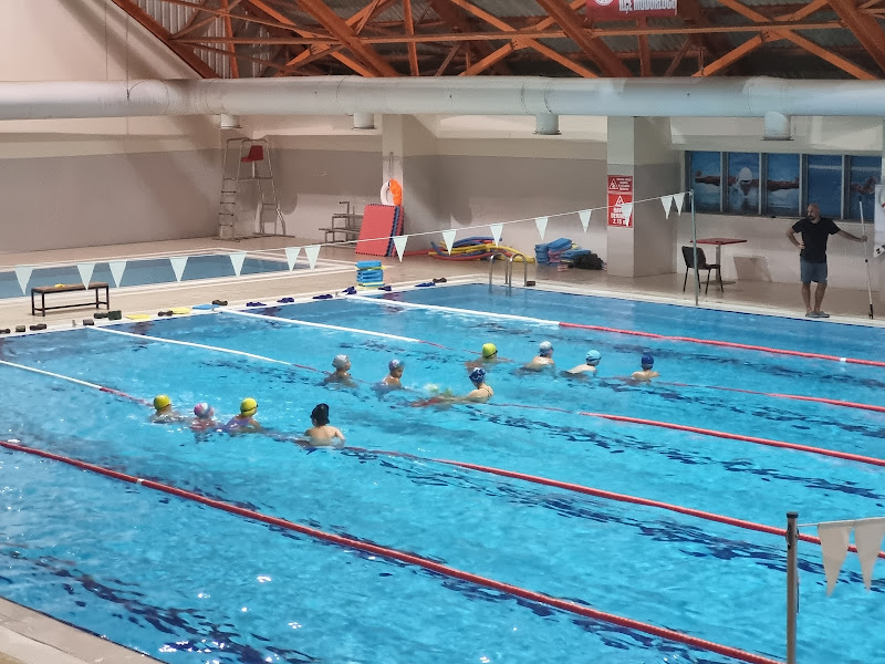 Gençlik Spor Bakanlığı Kilimli Yüzme Kapalı Yüzme Havuzu
