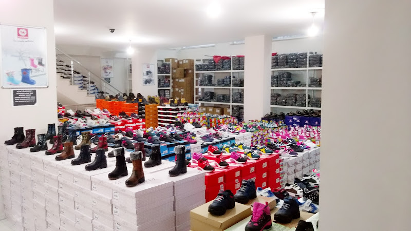 Gezer Ayakkabı Van Fabrika Satış Mağazası