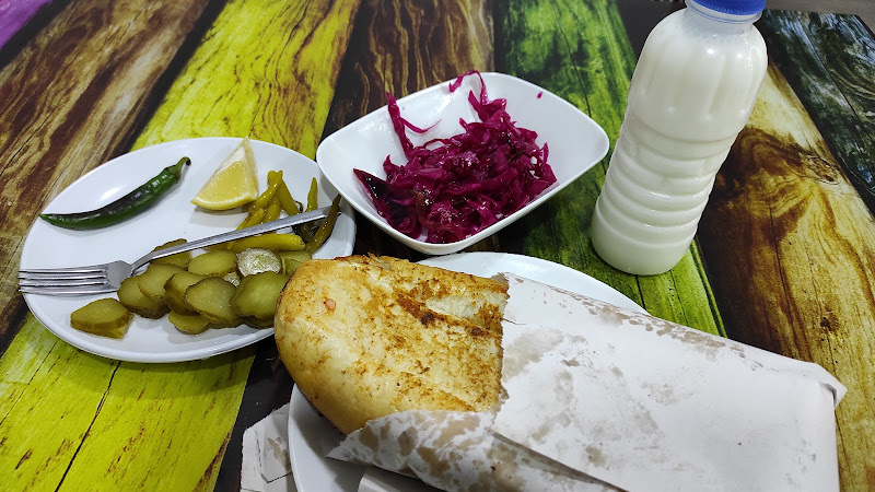 HAMZA USTA DÖNER TANTUNİ SALONU