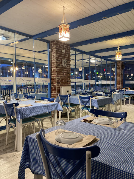 Hürriyet Mavi Beyaz Balık Restaurant