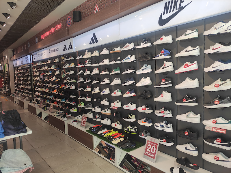 IN Street Balıkesir 10 Burda AVM Mağazası