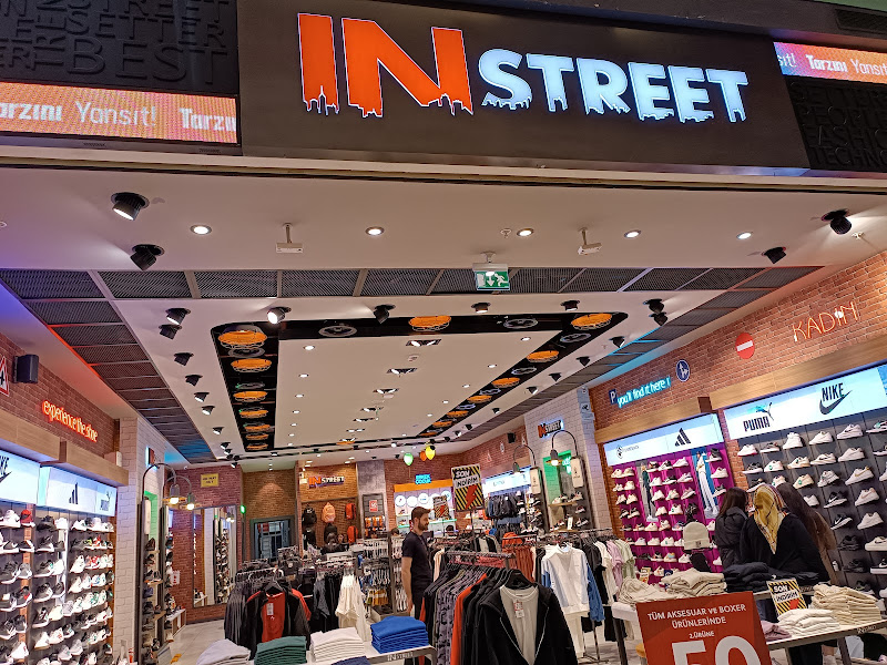 IN Street Tokat Novada AVM Mağazası