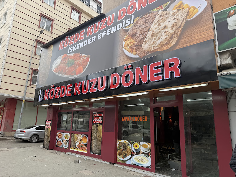 Közde Kuzu Döner Odun Ateşinde Döner Çorba Sulu yemek —Kars