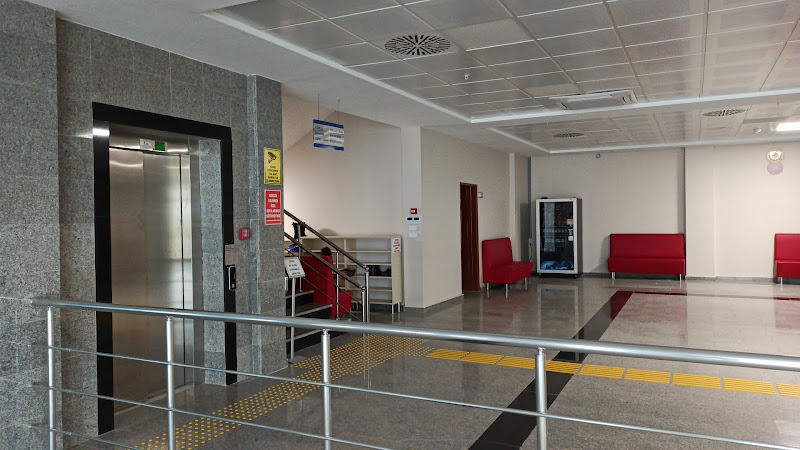 KSÜ Yarı Olimpik Kapalı Yüzme Havuzu