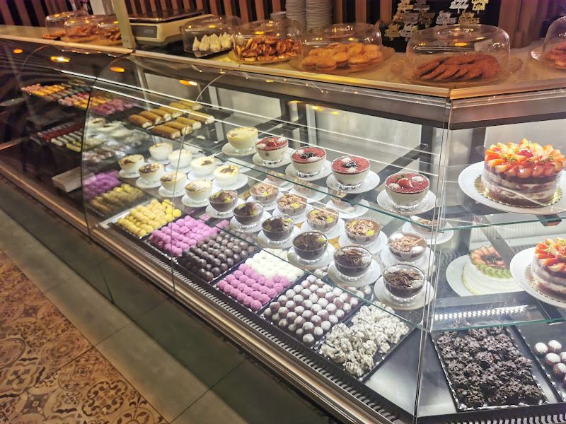 La Bergamote Patisserie & illy Coffee