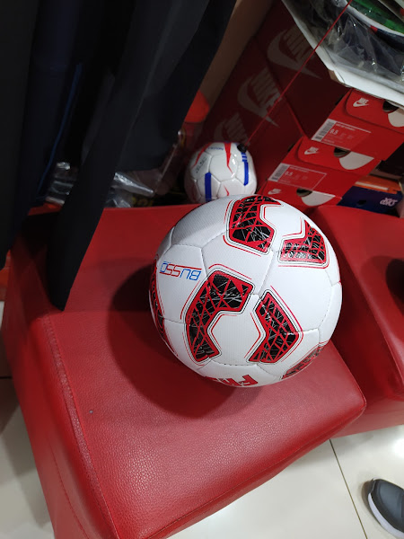Lider spor ve spor malzemeleri mağazası