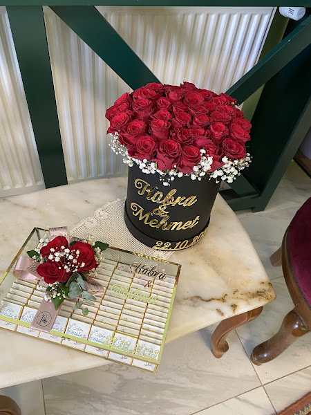 Lilas Flower Design & Chocolate