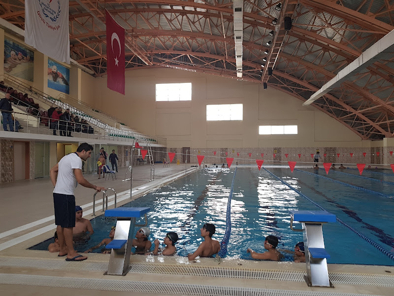 Mardin Artuklu Üniversitesi Yarı Olimpik Yüzme Havuzu