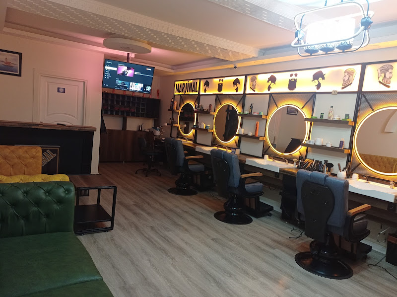 Marjinal Erkek Kuaförü (Barber)