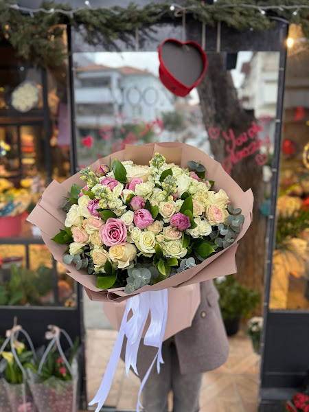 Moon Art Flowers / Çicekçi