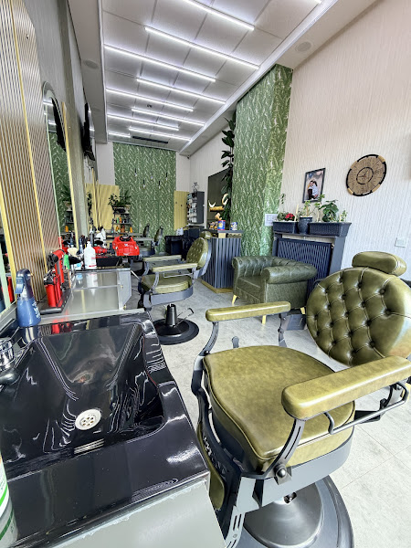 MURAT ESEN BARBER SHOP