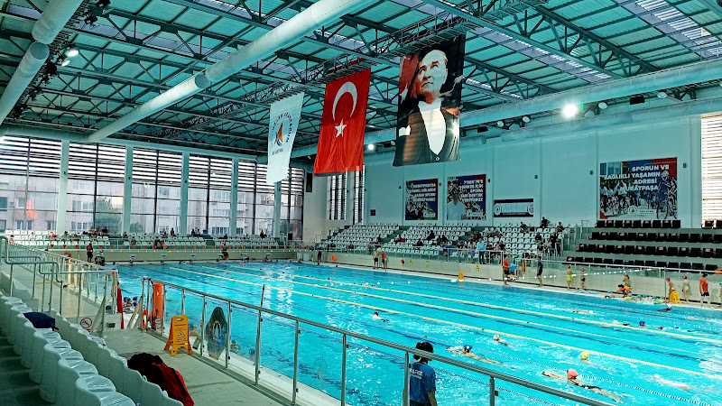 Muratpaşa Belediyesi Süleyman Erol Olimpik Yüzme Havuzu