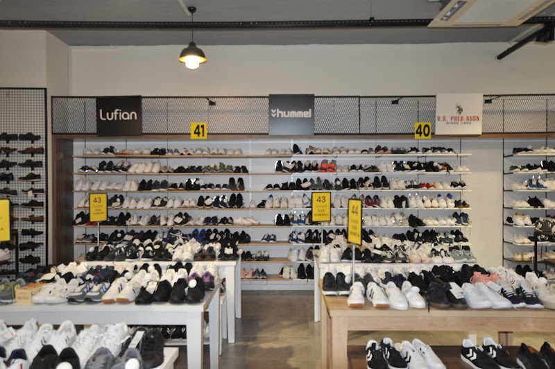 Nevas Outlet Isparta Bulvar