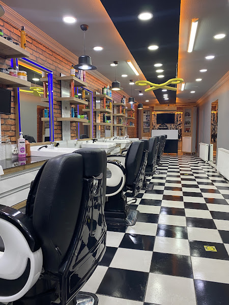 OĞUZHAN DEMİRBAŞ HAIR ARTIST ERKEK KUAFÖRÜ