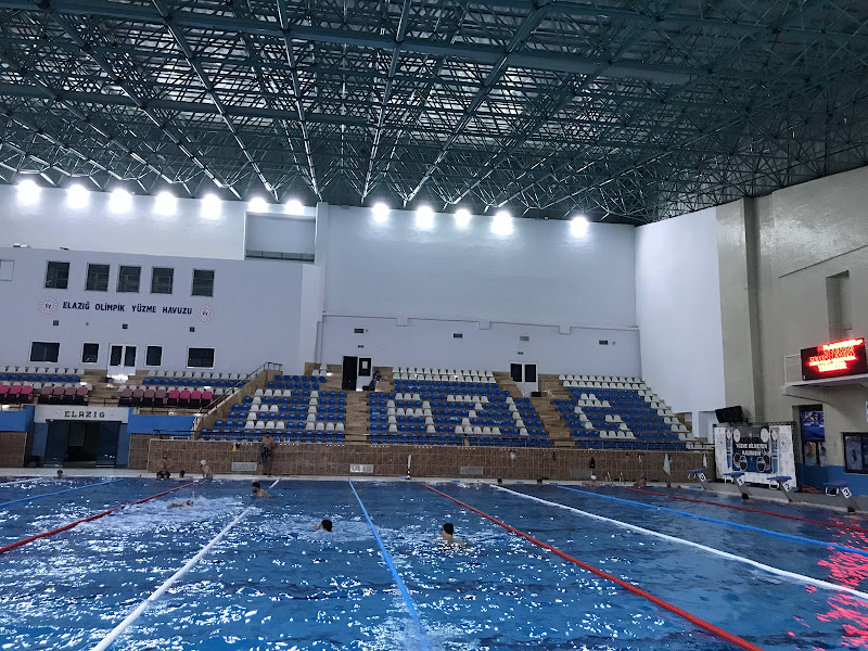 Olimpik Kapalı Yüzme Havuzu