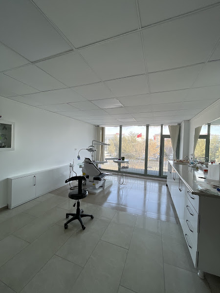 Özgür Öztürk Diş Kliniği