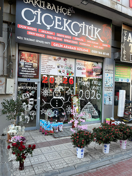 Sakli bahçe çicek evi