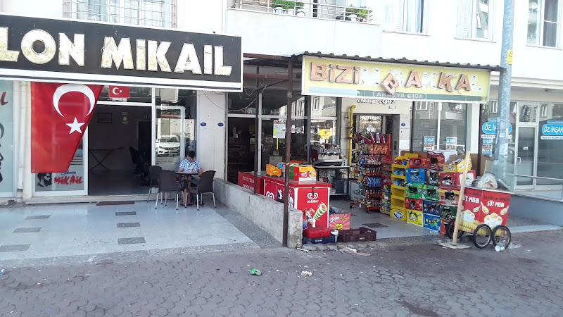 SALON MİKAİL