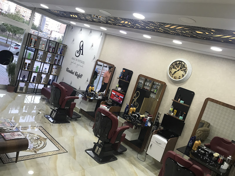 SALON NATUREL BARBER CLUB Saça Dair Herşey